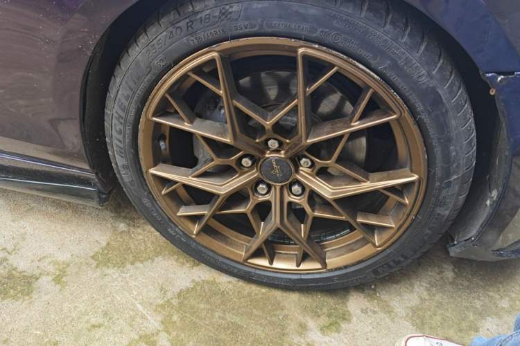 Used Cadillac ATS-L 2014 28T Elite Edition Right Front Wheel Hub