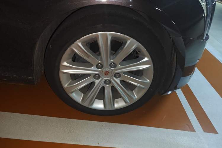 Used Cadillac ATS-L 2014 28T Elite Edition Right Front Wheel Hub