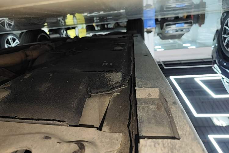 Used Cadillac ATS-L 2014 25T Comfort Model Right Side Sill