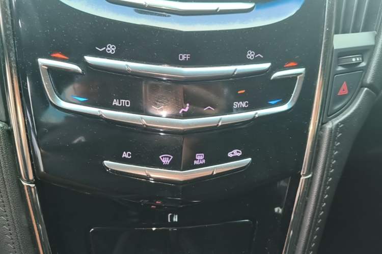 Used Cadillac ATS-L 2014 25T Comfort Model Audio And AC Panel