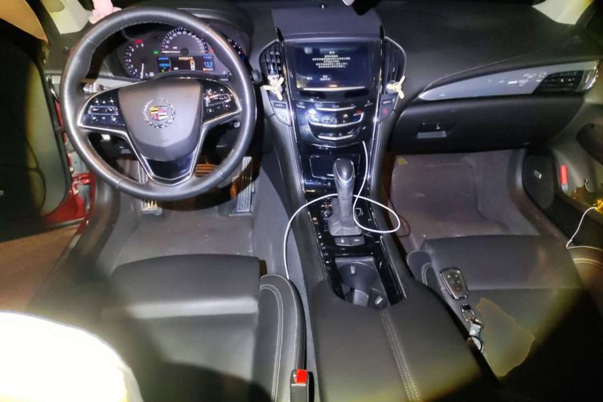 Used Cadillac ATS-L 2014 28T Leading Model Center Console