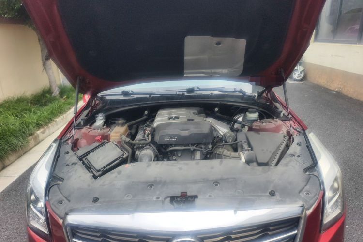 Used Cadillac ATS-L 2014 25T Comfort Model Engine Bay