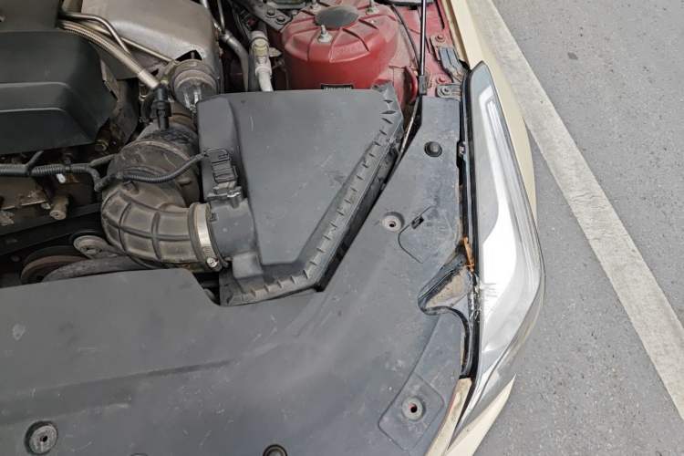 Used Cadillac ATS-L 2014 25T Comfort Model Engine Bay Left