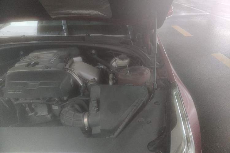 Used Cadillac ATS-L 2014 25T Comfort Model Engine Bay Left