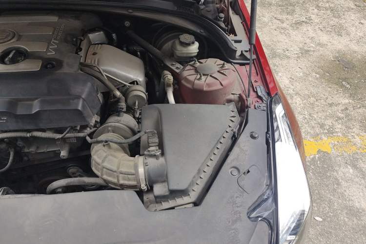 Used Cadillac ATS-L 2014 28T Luxury Model Engine Bay Left