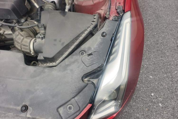 Used Cadillac ATS-L 2014 25T Comfort Model Engine Bay Left