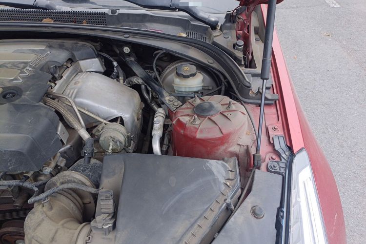Used Cadillac ATS-L 2014 25T Fashion Edition Engine Bay Left