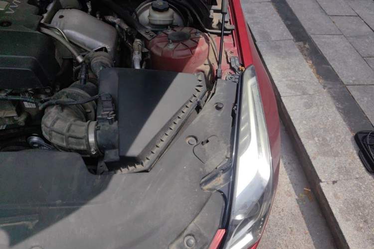 Used Cadillac ATS-L 2014 25T Comfort Model Engine Bay Left