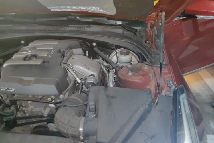 Used Cadillac ATS-L 2014 25T Comfort Model Engine Bay Left