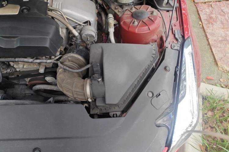 Used Cadillac ATS-L 2014 28T Luxury Model Engine Bay Left