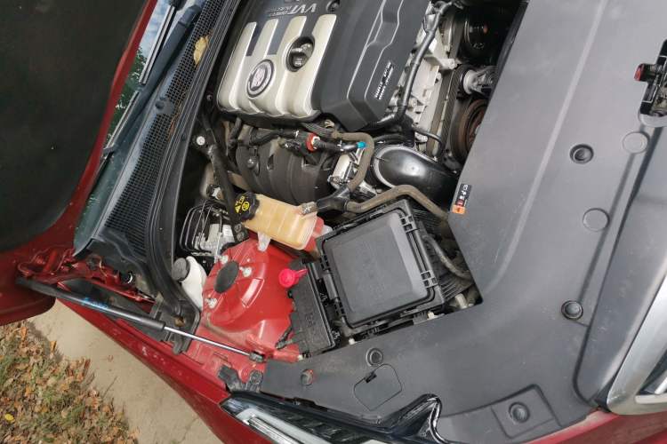 Used Cadillac ATS-L 2014 25T Fashion Edition Engine Bay Left