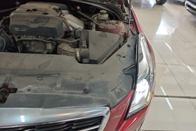 Used Cadillac ATS-L 2014 25T Comfort Model Engine Bay Left