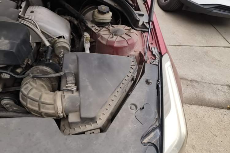 Used Cadillac ATS-L 2014 25T Comfort Model Engine Bay Left