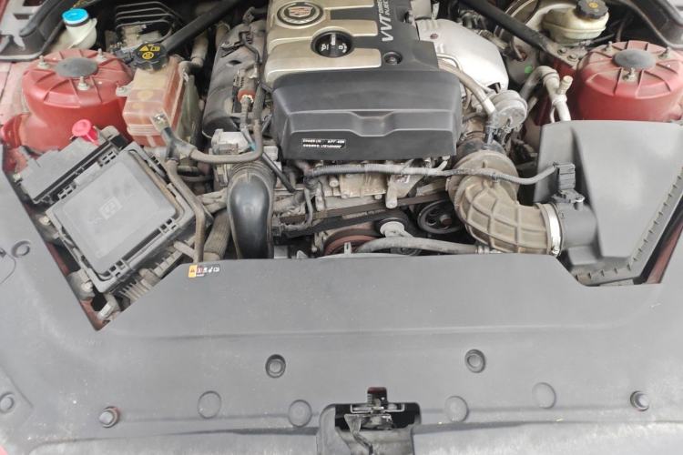 Used Cadillac ATS-L 2014 28T Luxury Model Engine Bay