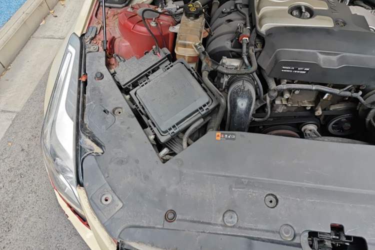 Used Cadillac ATS-L 2014 25T Comfort Model Engine Bay Right