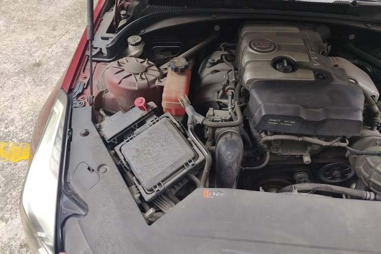 Used Cadillac ATS-L 2014 28T Luxury Model Engine Bay Right