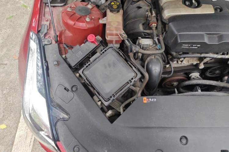 Used Cadillac ATS-L 2014 28T Luxury Model Engine Bay Right