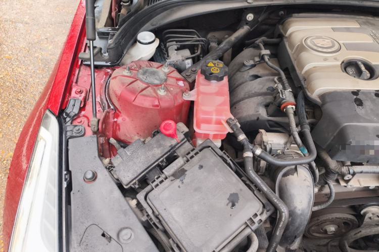 Used Cadillac ATS-L 2014 25T Comfort Model Engine Bay Right