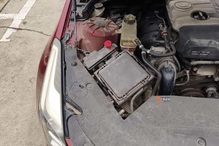 Used Cadillac ATS-L 2014 25T Comfort Model Engine Bay Right