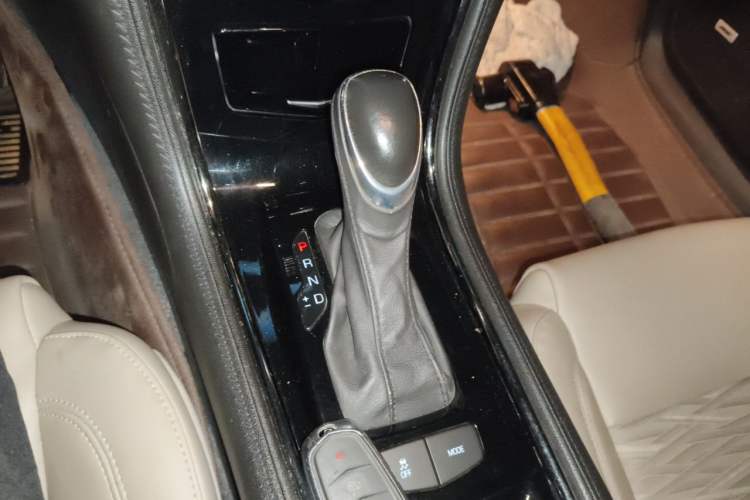 Used Cadillac ATS-L 2014 25T Comfort Model Gear Lever