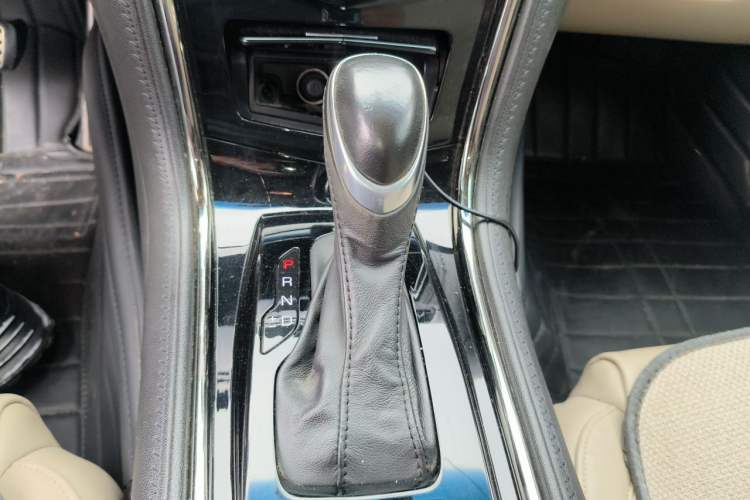 Used Cadillac ATS-L 2014 28T Elite Edition Gear Lever
