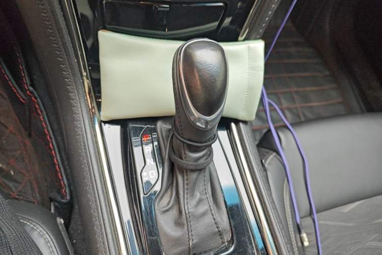 Used Cadillac ATS-L 2014 25T Comfort Model Gear Lever