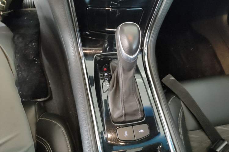 Used Cadillac ATS-L 2014 25T Comfort Model Gear Lever