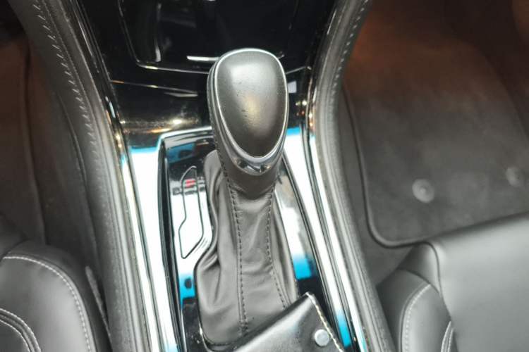 Used Cadillac ATS-L 2014 25T Comfort Model Gear Lever