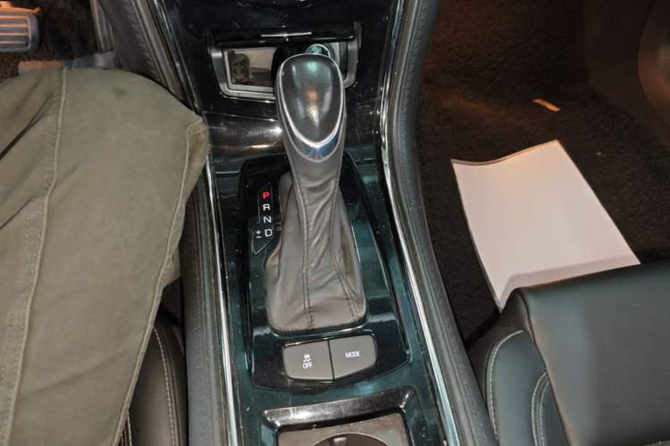 Used Cadillac ATS-L 2014 25T Comfort Model Gear Lever