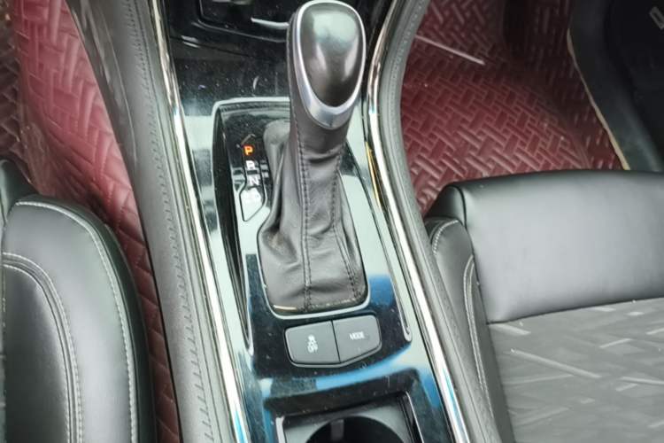 Used Cadillac ATS-L 2014 25T Comfort Model Gear Lever