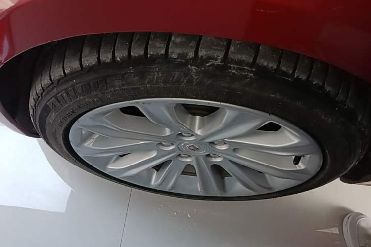 Used Cadillac ATS-L 2014 25T Comfort Model Left Front Wheel Hub