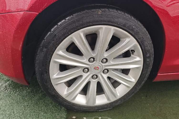 Used Cadillac ATS-L 2014 25T Comfort Model Left Front Wheel Hub
