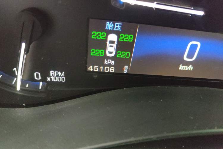 Used Cadillac ATS-L 2014 28T Luxury Model Odometer Close Up