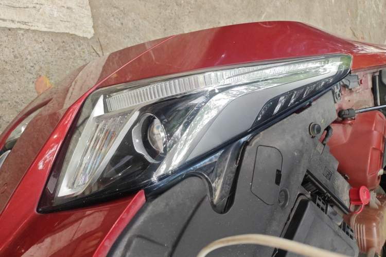 Used Cadillac ATS-L 2014 28T Luxury Model Right Front Headlight
