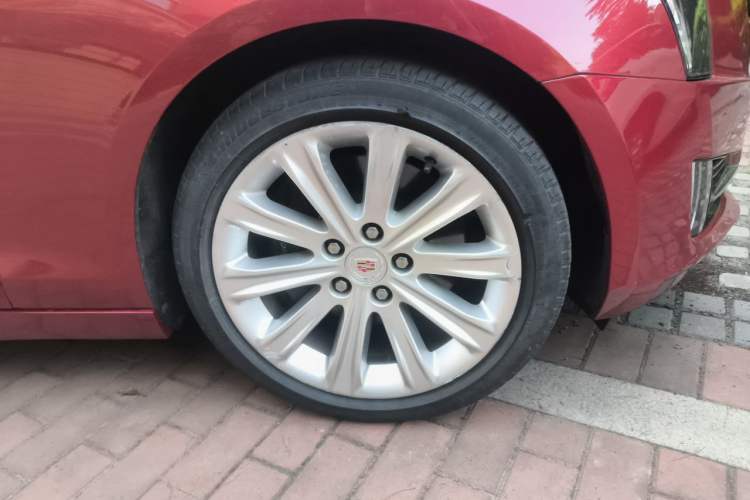 Used Cadillac ATS-L 2014 25T Comfort Model Right Front Wheel Hub