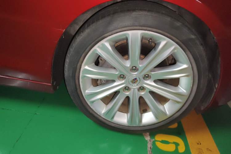 Used Cadillac ATS-L 2014 25T Comfort Model Right Front Wheel Hub