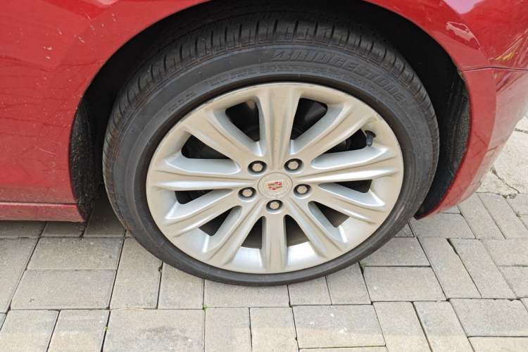 Used Cadillac ATS-L 2014 25T Comfort Model Right Front Wheel Hub