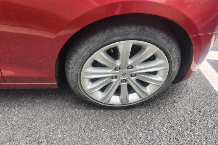 Used Cadillac ATS-L 2014 25T Comfort Model Right Front Wheel Hub