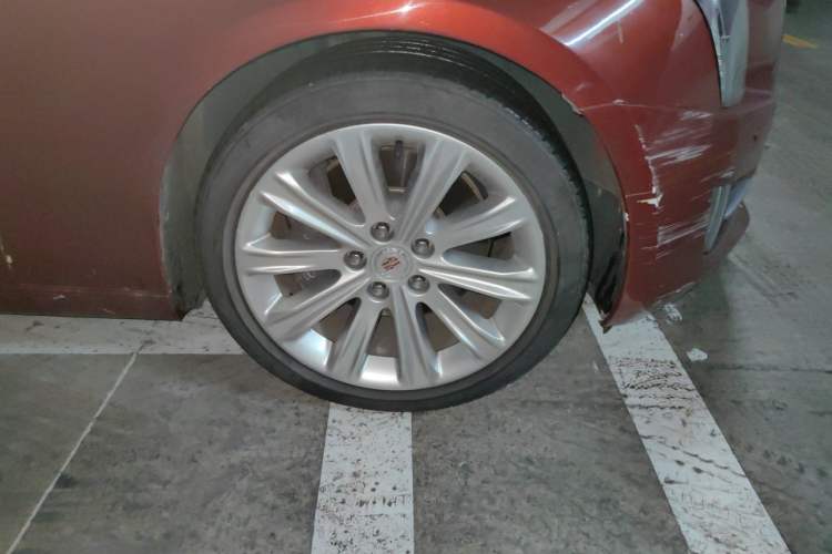 Used Cadillac ATS-L 2014 25T Comfort Model Right Front Wheel Hub