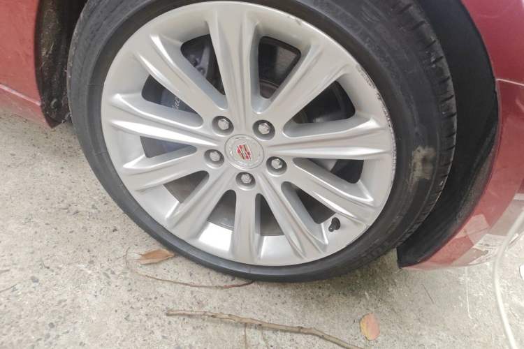 Used Cadillac ATS-L 2014 28T Luxury Model Right Front Wheel Hub