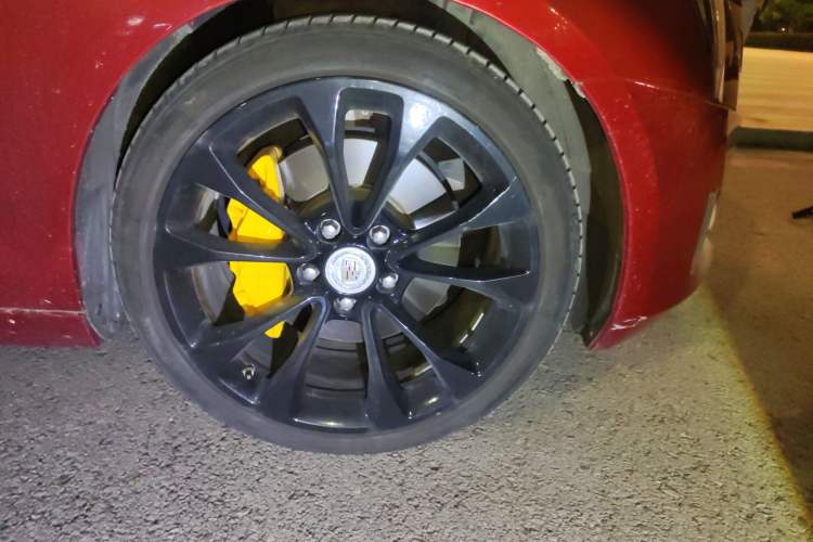 Used Cadillac ATS-L 2014 28T Leading Model Right Front Wheel Hub