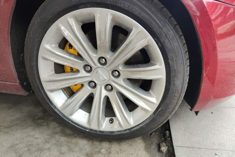 Used Cadillac ATS-L 2014 25T Comfort Model Right Front Wheel Hub