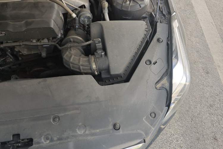 Used Cadillac ATS-L 2014 25T Comfort Model Engine Bay Left