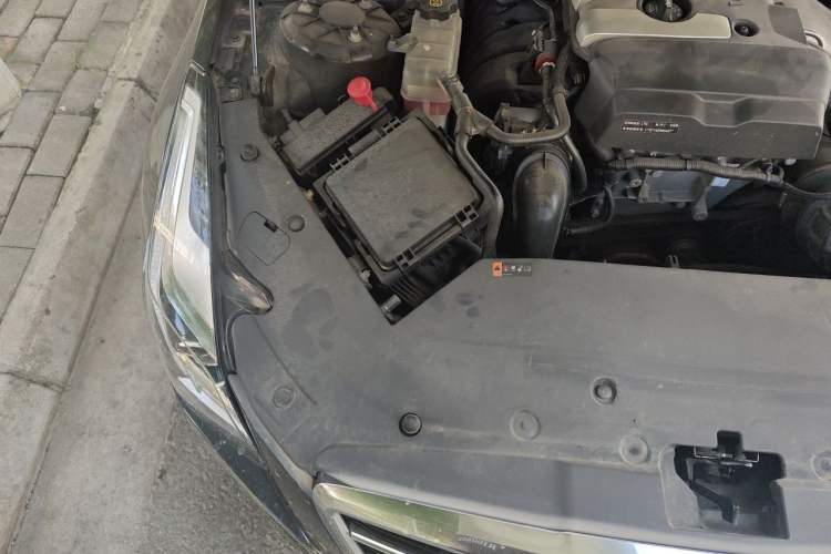 Used Cadillac ATS-L 2014 25T Comfort Model Engine Bay Right