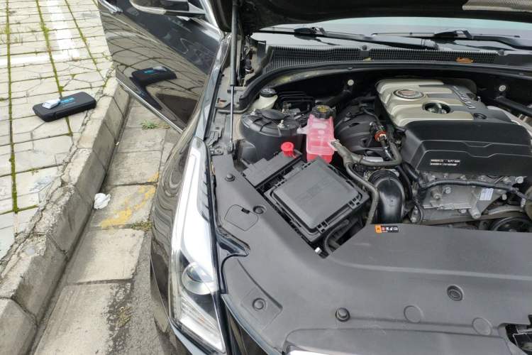 Used Cadillac ATS-L 2014 25T Comfort Model Engine Bay Right
