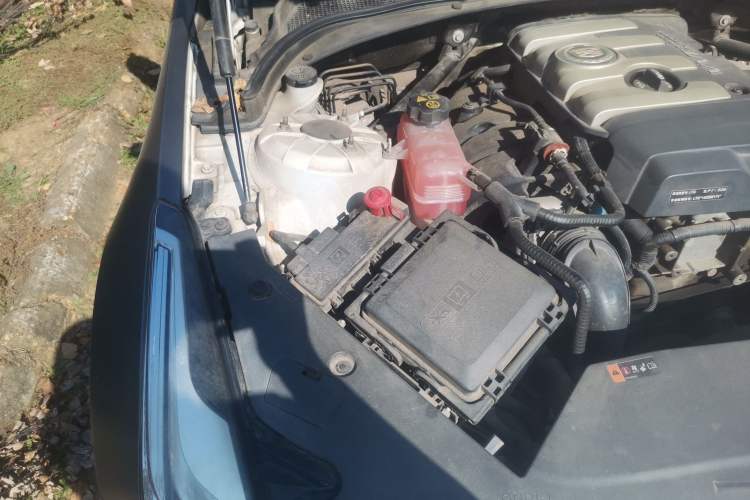 Used Cadillac ATS-L 2014 25T Comfort Model Engine Bay Right
