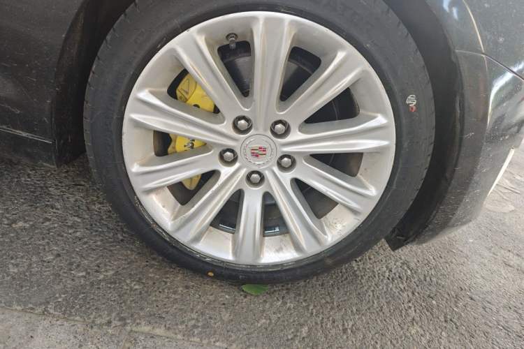 Used Cadillac ATS-L 2014 25T Comfort Model Right Front Wheel Hub