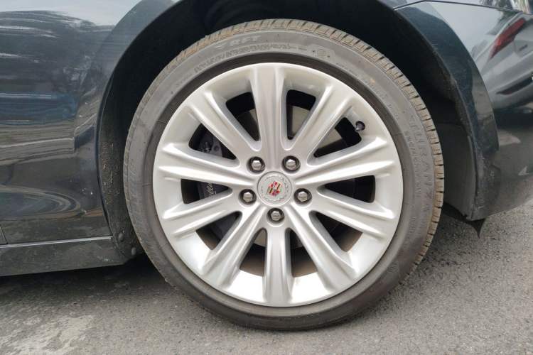 Used Cadillac ATS-L 2014 25T Comfort Model Right Front Wheel Hub