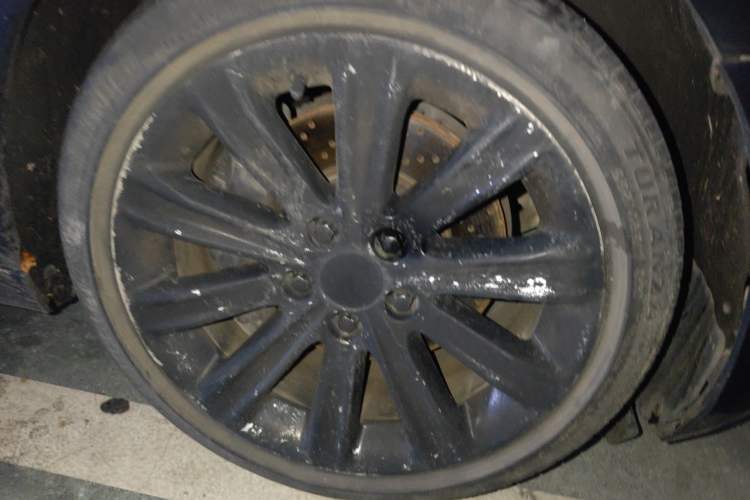 Used Cadillac ATS-L 2014 25T Comfort Model Right Front Wheel Hub