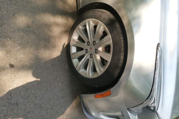 Used Cadillac ATS-L 2014 25T Comfort Model Right Front Wheel Hub
